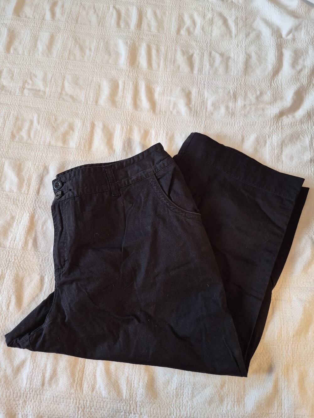 Dress barn women's 18W black capri pants VGUC